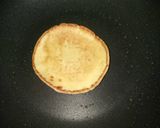Foto langkah ke 6 dari resep Pancake sederhana rasa populer.