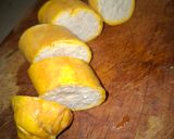 Foto langkah ke 4 dari resep Egg Chiken Roll (#24).