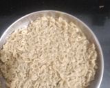 A picture of step 3 of Maggi pizza.