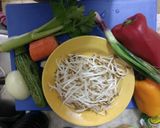 Foto del paso 1 de la receta: Salteado de vegetales y pollo (tipo Chop suey =trozos mezclados)