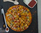 थिन क्रस्ट पनीर पिज़्ज़ा (Thin Crust paneer pizza recipe in hindi) रेसिपी चरण 4 फोटो