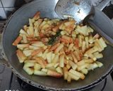 Foto langkah ke 4 dari resep Tumis pepaya pedas manis.