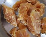A picture of step 4 of Til gul ladoo.