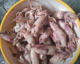 Foto langkah ke 1 dari resep Tumis cumi cabe.