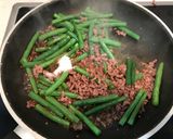 Foto del paso 3 de la receta Carne picada y judías con salsa de soja