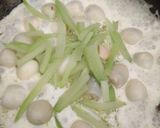 Foto langkah ke 4 dari resep Lodeh Telur Puyuh.