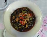 Foto langkah ke 4 dari resep Tumis Kangkung lauk tempe goreng.