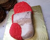 A picture of step 6 of 4&10pounds red car is ready to go pineapple cake.