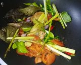 Foto langkah ke 3 dari resep Blakutak / Balakutak Tumis Hitam.