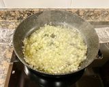 Foto del paso 3 de la receta: “ Arroz meloso” con anillas de pota