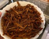 A picture of step 1 of Khanom Jeen Nam Ngiao (Northern Thai Noodle Soup).