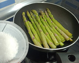 Foto del paso 6 de la receta: Codillo asado con trigueros y setas