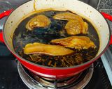 รูปขั้นตอนการทำที่ 2 ของ ขาหมูต้มน้ำส้มสายชูดำ