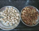 A picture of step 3 of Gond Ke Laddu.