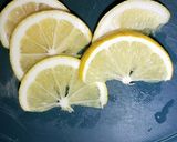 Foto langkah ke 2 dari resep Es teh lemon dengan chiaseeds.