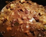 Vörösboros őzragu, vargányával recept fázis 3 fotója