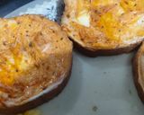 A picture of step 1 of Garlic Bread Pizza.