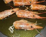 Foto del paso 2 de la receta Revuelto de espinacas y verduras con gambas