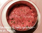 Foto del paso 3 de la receta Hamburguesa XXL rellena de queso, con tomate y huevo