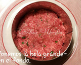 Foto del paso 3 de la receta: Hamburguesa XXL rellena de queso, con tomate y huevo