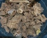 Foto langkah ke 2 dari resep Gulai Kambing Pedas Pakai Daun Kari.