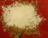 A picture of step 4 of Kadu ke pakory(pumpkin fritters).