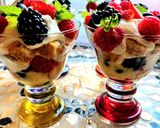 A picture of step 10 of Berry Trifle.
