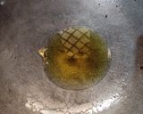 A picture of step 3 of Lauki kay koftay.