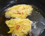 A picture of step 3 of Naan pakora.