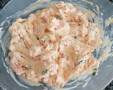 Foto del paso 4 de la receta: Rollitos crujientes de salmón ahumado y queso