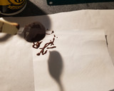 Foto del paso 2 de la receta: Como hacer decoraciones fáciles en chocolate para tortas
