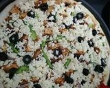 A picture of step 14 of Grilled Smoky Chicken pizza😋.