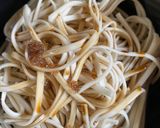 A picture of step 5 of Spicy Garlic Soy Udon Noodles.