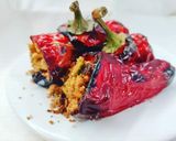 Foto del passaggio 6 della ricetta Peperoni cornetto ripieni con olive verdi e pinoli