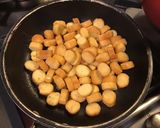 Une image de l'étape 3 de Batavia aux croûtons,ail et parmesan sauce au melfor.