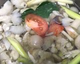 รูปขั้นตอนการทำที่ 8 ของ ต้มยำไก่ใส่เห็ดนางฟ้า น้ำใส