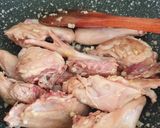 Foto langkah ke 2 dari resep Sop ayam sayur asin.