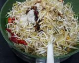 Foto langkah ke 4 dari resep Tumis Toge Ikan Asin ala Resto.