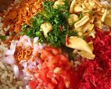 A picture of step 2 of Schezwan Kurmura Bhel.