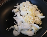 Foto del paso 2 de la receta: Garbanzos y gambas con paprika