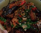 Foto langkah ke 4 dari resep Tumis Pindang Tongkol Kemangi.