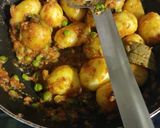 কড়াইশুঁটির কচুরি আলুর দম(koraishutir kochuri aloor dom recipe un Bengali) রেসিপির ধাপ 4 ছবি