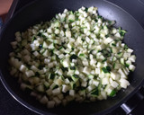 Foto del paso 3 de la receta: 256. Huevos fritos con pisto