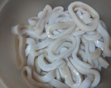 Foto del paso 1 de la receta: Calamares en salsa pepitoria en olla presión