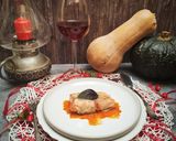 Foto del passaggio 5 della ricetta Trancio di Salmone con lardo di colonnata su letto di zucca