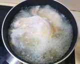 รูปขั้นตอนการทำที่ 1 ของ ไก่ต้มน้ำปลา
