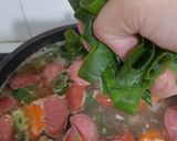 Foto langkah ke 6 dari resep 67. Sop makaroni sosis (SoMaSi).