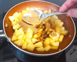 Foto del paso 2 de la receta: Tosta de manzana caramelizada con queso azul