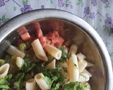 A picture of step 4 of Pasta mix vegetables salad.