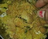 A picture of step 4 of Dhokla chaat.